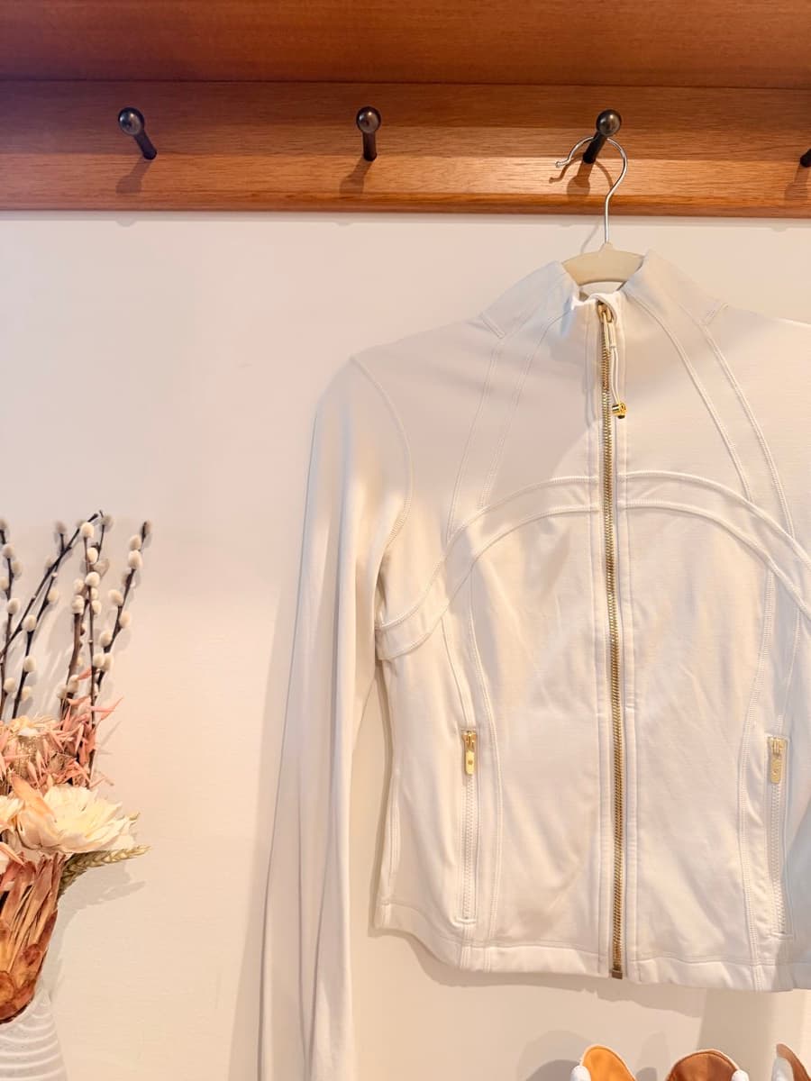 Bone lululemon Define jacket with gold hardware