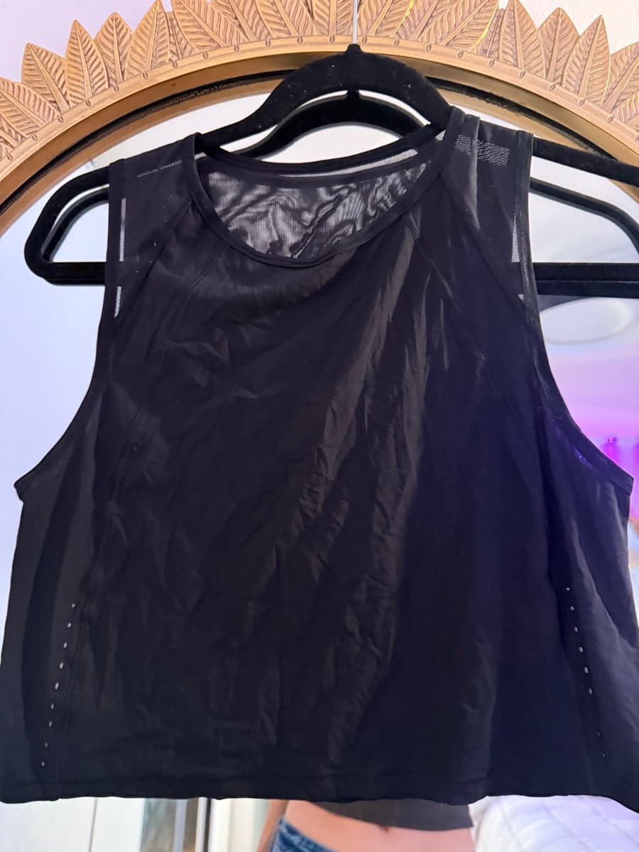 Sculpt Tank Cropped in Black