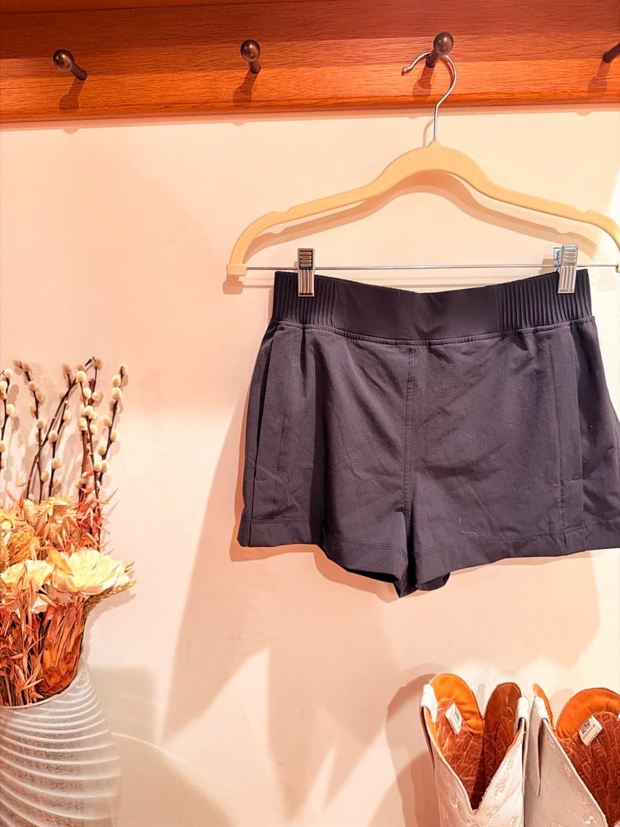 Stretch Woven High-Rise Short in Black