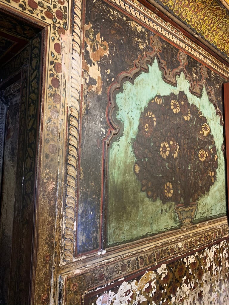 Aged Bouquet Fresco in a Cusped Arch Niche — Green Patina